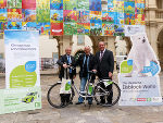 Hauptpreis E-Bike: Herr Egil Hansen mit LHStv. Siegfried Schrittwieser und DI Christian Purrer (Energie Steiermark)