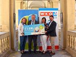 V. l. Mag. Andrea Gössinger-Wieser, LR Anton Lang, Gewinnerin Sabine Koschak und Ing. Anton Berger © Land Steiermark/Strasser V. l. Mag. Andrea Gössinger-Wieser, LR Anton Lang, Gewinnerin Sabine Koschak und Ing. Anton Berger © Land Steiermark/Strasser