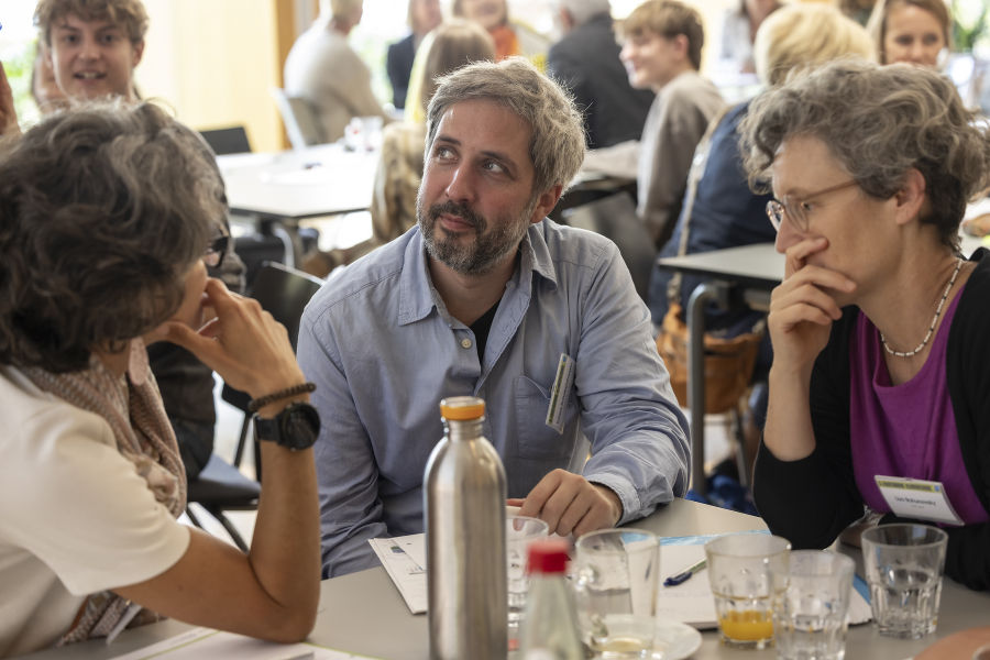 Auch die übrigen Vortragenden tauschten sich bei der Diskussion aus