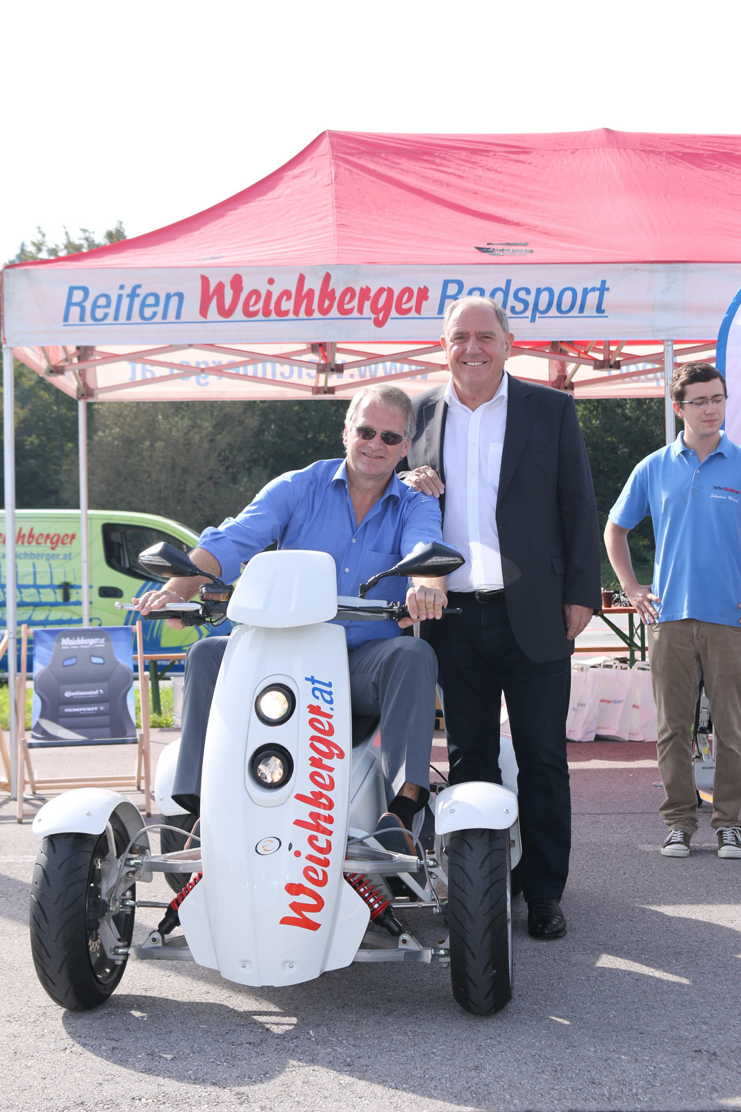 Am Bild: v.l.: Bgm. Dr. Peter Moser; LH-Stv. Siegfried Schrittwieser