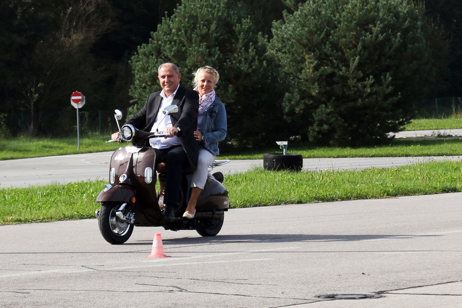Am Bild: LH-Stv. Siegfried Schrittwieser; Mag.a Andrea Gössinger-Wieser