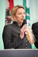 LR Juliane Bogner-Strauß ist das E-Learning zum Thema Klimaschutz wichtig
